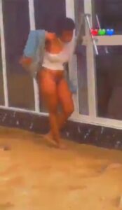 Nigerian Girl With Hairy Pussy And Big Ass Strips Naked And Runs Mad In Public (18+)