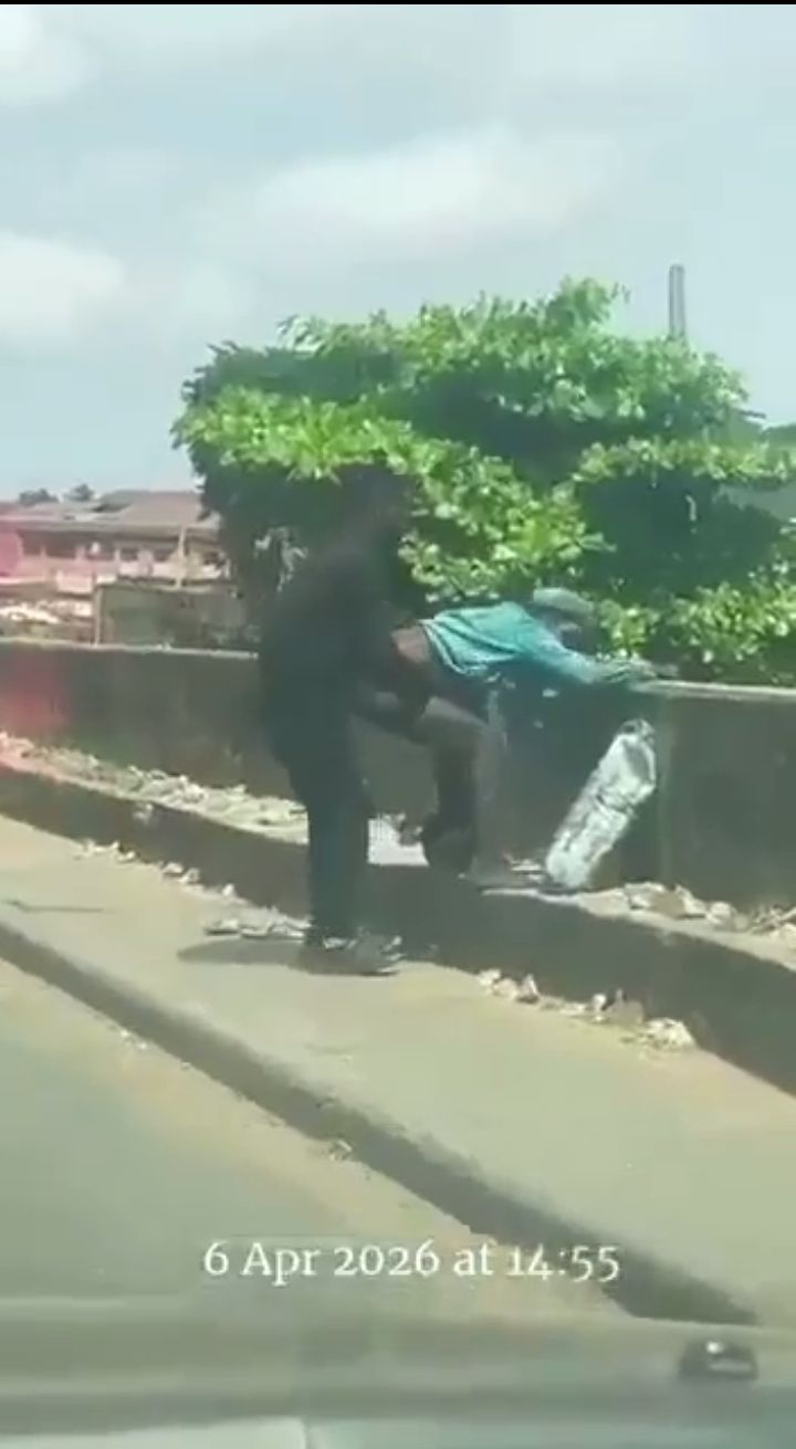 ‘Ritualist’ Caught Having Doggy Style Sex With Mad Woman In Public In Lagos (18+)