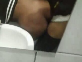 Another Mzansi Couple Having Sex In Public Toilet (18+)