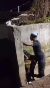 Mzansi Girl Fucked In The Backyard In Public (18+)