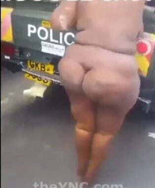 Ugandan Woman With Big Ass Stripped Naked In Public For Alleged Kidnapping (18+)
