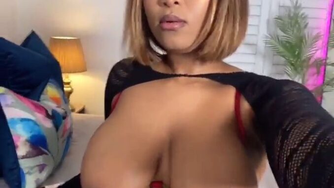 Damn look at these tiddies!