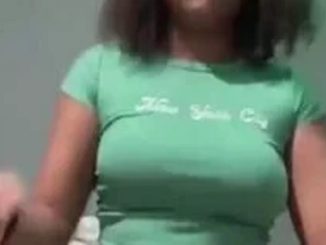 Finger Fucking Her Tender Pussy | MzansiTape