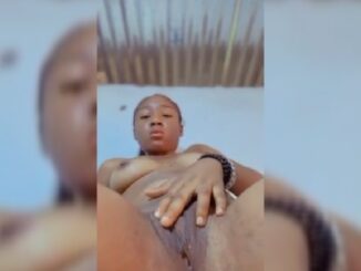 Benita Removes Pant To Display Her Pussy