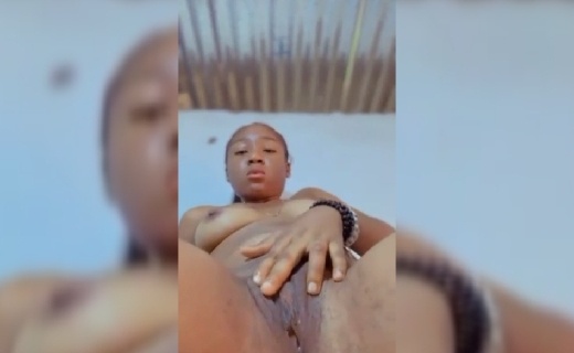 Benita Removes Pant To Display Her Pussy