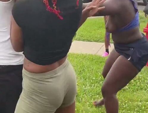 Boobs Out As Black Girls Are Seen Fighting In The Neighborhood In Public (18+)
