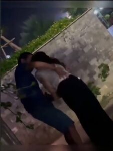 Crazy Chinese Couple Seen Having Sex In Public (18+) Crazy Chinese Couple Seen Having Sex In Public (18+)