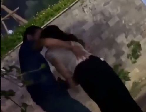 Crazy Chinese Couple Seen Having Sex In Public (18+)