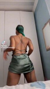 South African baddie with long pussy lips on TikTok! South African baddie with long pussy lips on TikTok!