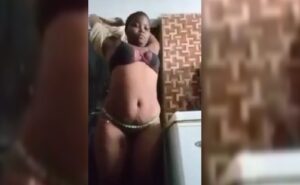 Watch Jennifer Getting Herself Naked