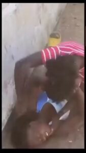 Zambian Girls Seen Fighting Over A Man In Public (18+) Zambian Girls Seen Fighting Over A Man In Public (18+)